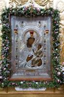 Иверская икона Божией Матери: в чем помогает, значение, когда празднуется  день Вратарницы
